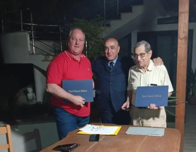 Caminetto speciale del Rotary Club Cropani: consegnate le spille Paul Harris Fellow a Cannistrà e Caserta