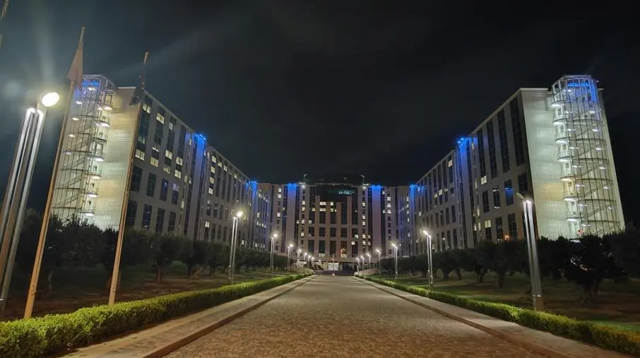 “Giornata Internazionale delle Lingue dei Segni” e la Cittadella Regionale si illumina di blu 