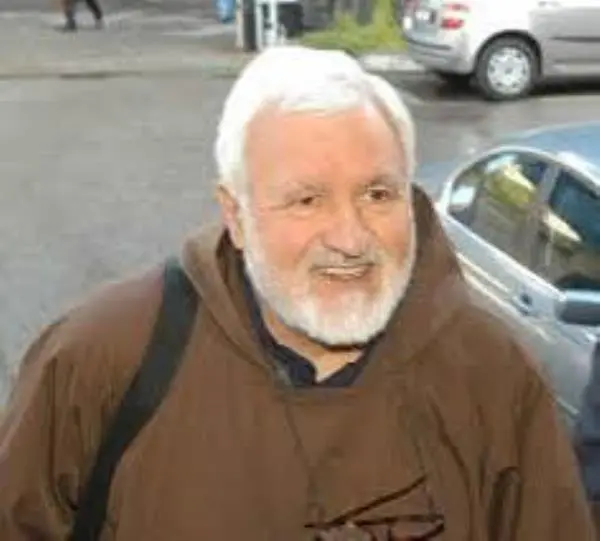 Cosenza, si è spento Padre Fedele: addio al sacerdote ultras 