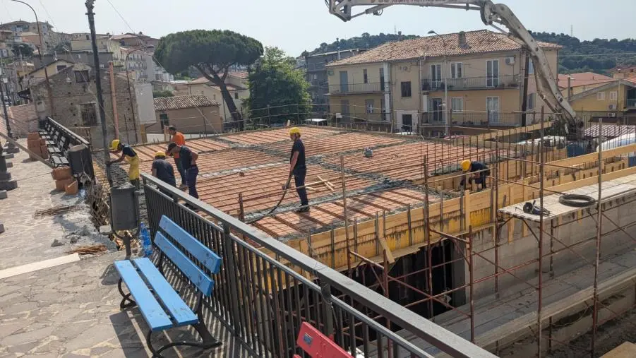 Simeri Crichi, sbocciano i cantieri: scuole più sicure e strade più percorribili
