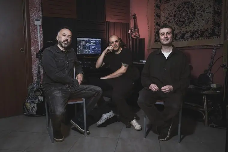 Il trio calabrese 'Mixed Feelings' svela il nuovo EP "Fasi", trilogia sonora di alternative rock con sfumature shoegaze e dreampop