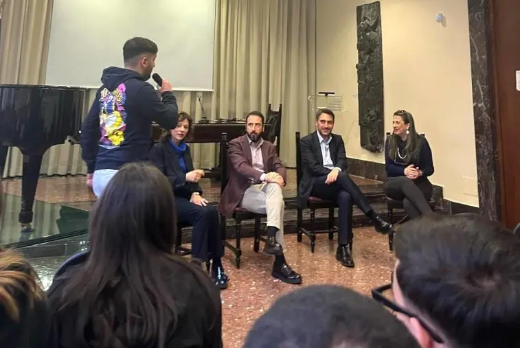 Reggio, Irto (Pd) incontra gli studenti del liceo Campanella: “Dialogo base della democrazia”