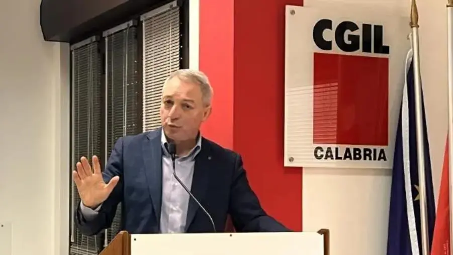 Comuni in difficoltà, Sposato (Cgil): “Urgente commissione regionale per riforme e ridefinizione geografia istituzionale”
