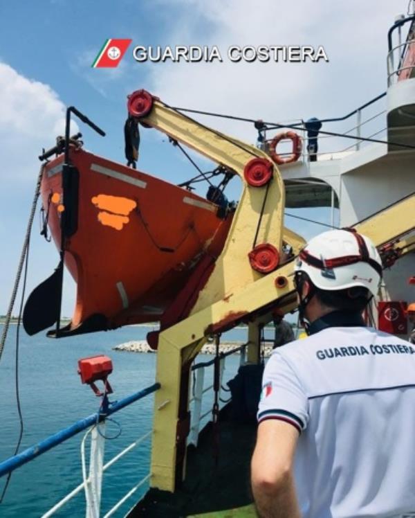 images Tutela dell’ambiente marino, la Guardia Costiera di Corigliano Rossano intensifica l’attività di vigilanza sulle unità mercantili