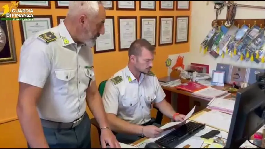 images Reggio Calabria, sequestrata tabaccheria usata per riciclare soldi della ‘ndrangheta