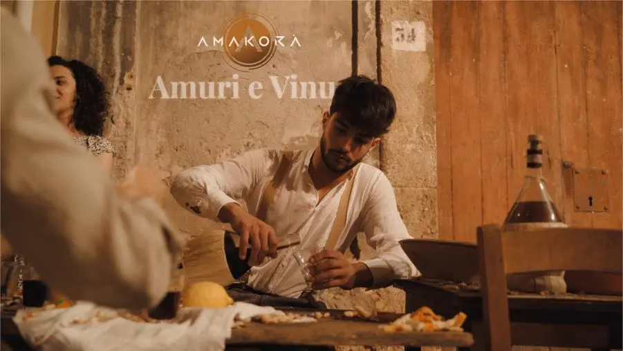images “Amuri e vinu”, un borgo calabrese in festa per il nuovo brano degli Amakorà