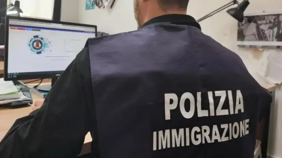 images Reggio Calabria, 15 rimpatri e 3092 permessi di soggiorno lavorati dall’Ufficio Immigrazione da inizio anno