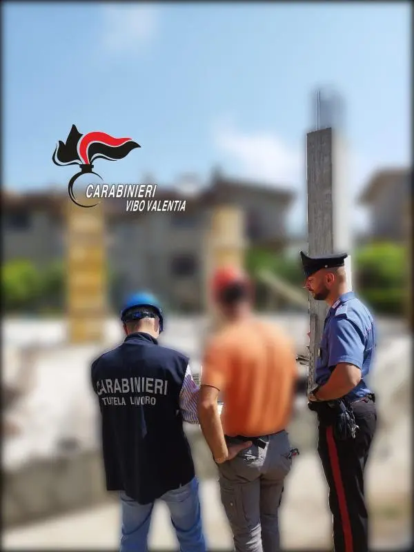 Sicurezza nei cantieri: nel Vibonese 5 imprese irregolari, lavoratori in nero e sospensioni delle attività