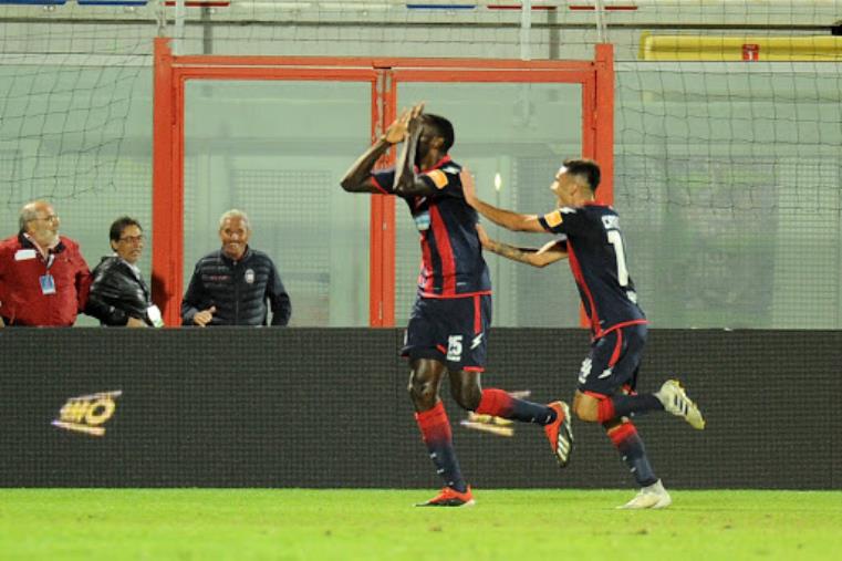 Serie B, Entella-Crotone 1-2: rossoblù al secondo posto in classifica