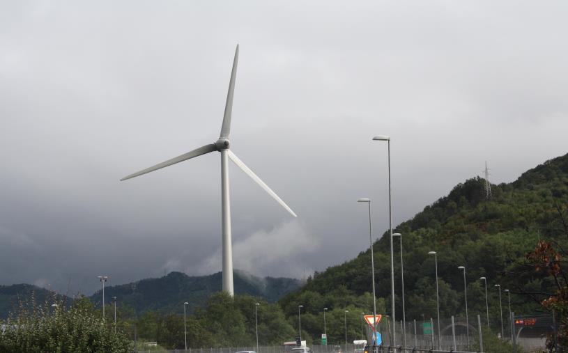 images Eolico. Società di Milano chiede al comune di Guardavalle di installare una turbina: via libera alle "osservazioni"