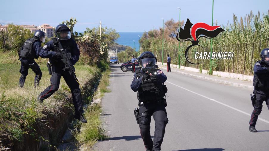 images Esercitazione dei Carabinieri a Parghelia (FOTO)