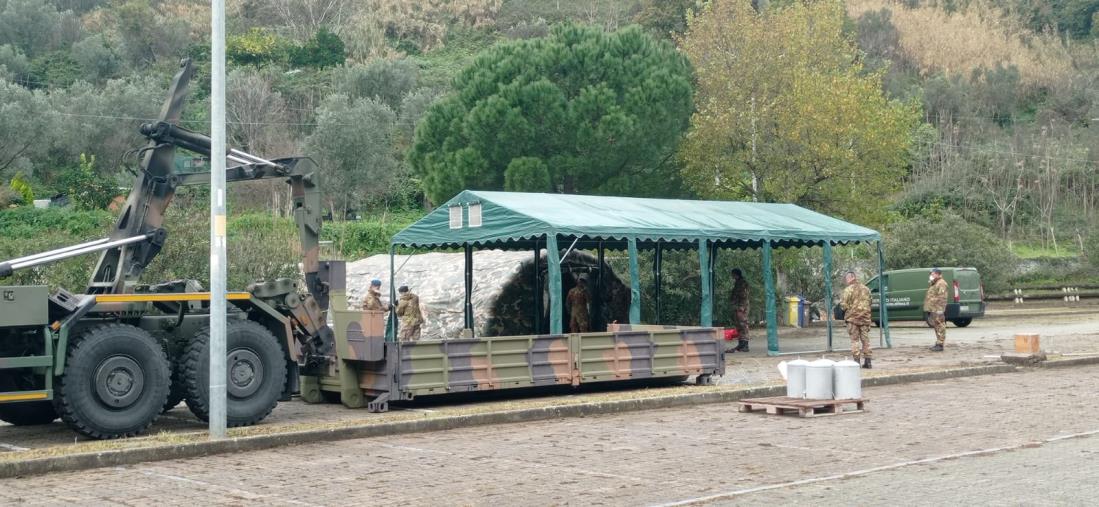 images Covid, a Catanzaro torna l'esercito: in allestimento la struttura per i tamponi nel quartiere Sala 