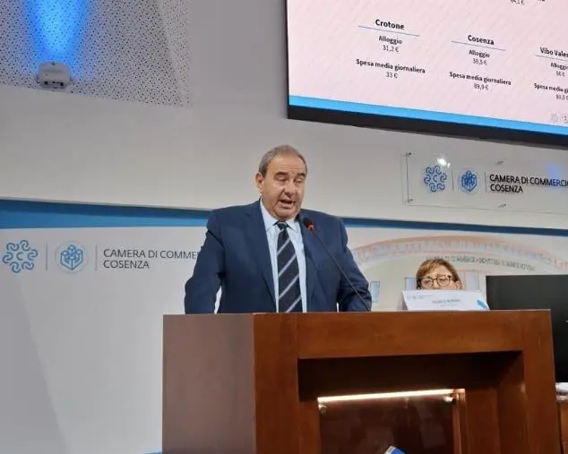 Elezioni Unical, al via il tour del prof Rubino nei Dipartimenti: il discorso al DFSSN 