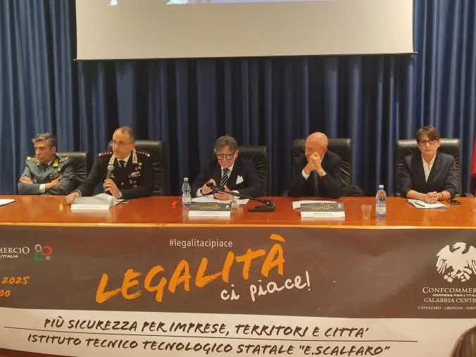 Catanzaro, celebrata all'Itts "Scalfaro" la "Giornata nazionale sulla legalità-Legalità, ci piace"