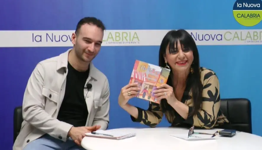images Il libro di Sonia Libico "A un passo da voi" sbarca nelle scuole di Napoli: l'intervista (VIDEO)