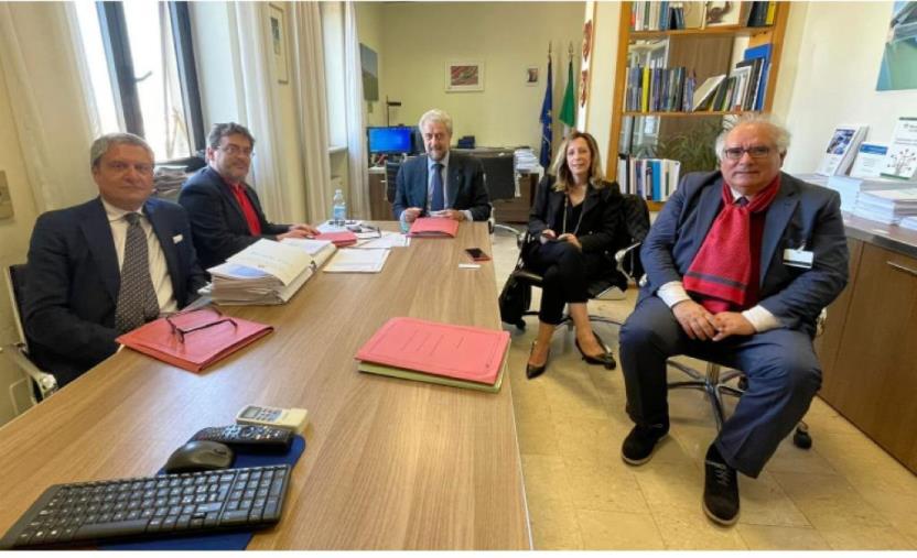 images Porto di Lamezia Terme, la senatrice Silvia Vono (FI) incontra gli esponenti del ministero delle Infrastrutture 