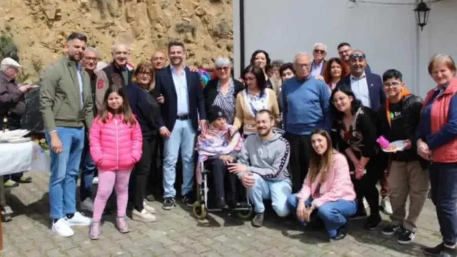 Corigliano Rossano, grande festa per i cento anni di nonna Rosina 