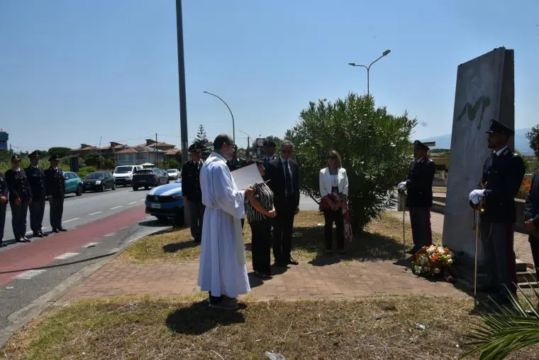 images Lamezia: Cerimonia Commemorativa in ricordo di Paolo Diano, Guardia del corpo di Pubblica Sicurezza caduto in servizio