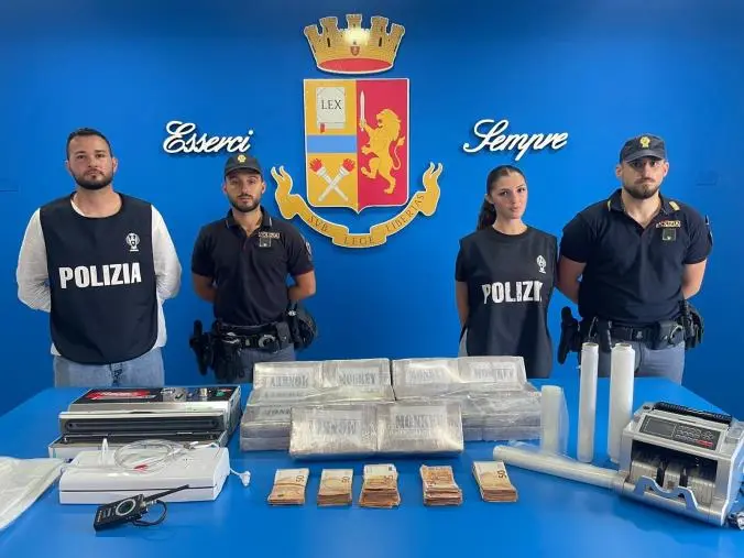images Gioia Tauro, arrestato 42enne per possesso di sostanze stupefacenti: sequestrati 30kg di cocaina 
