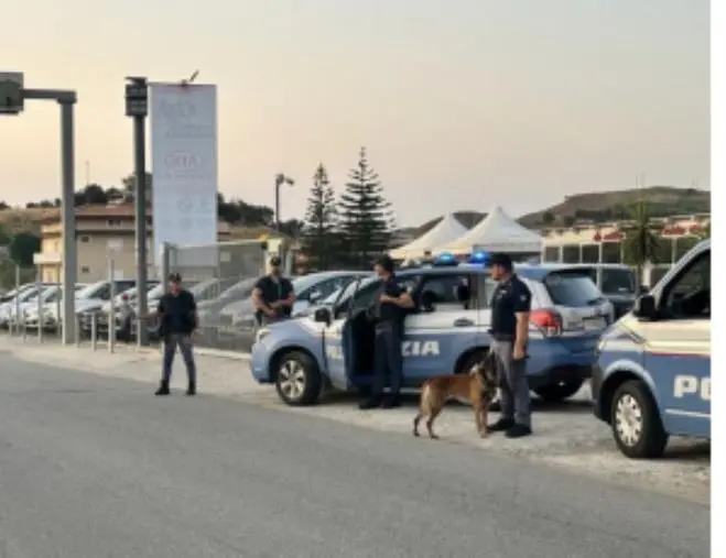 Crotone, droga nascosta in casa, 2 arresti