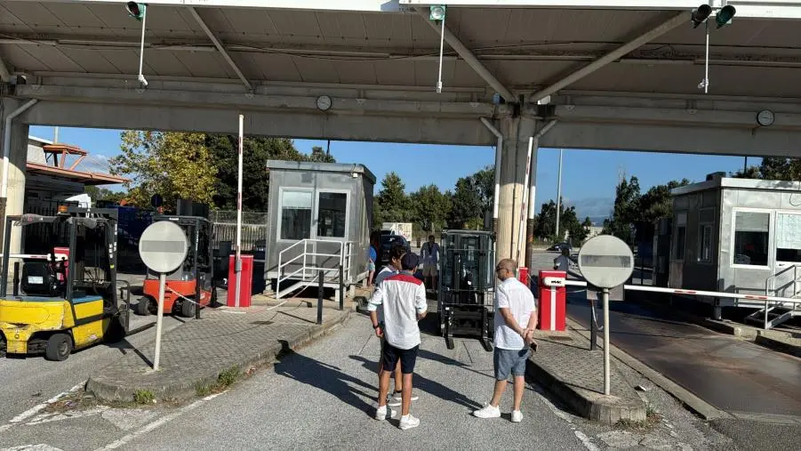 Modifica orari di sabato e domenica, al Comalca di Catanzaro scatta la protesta