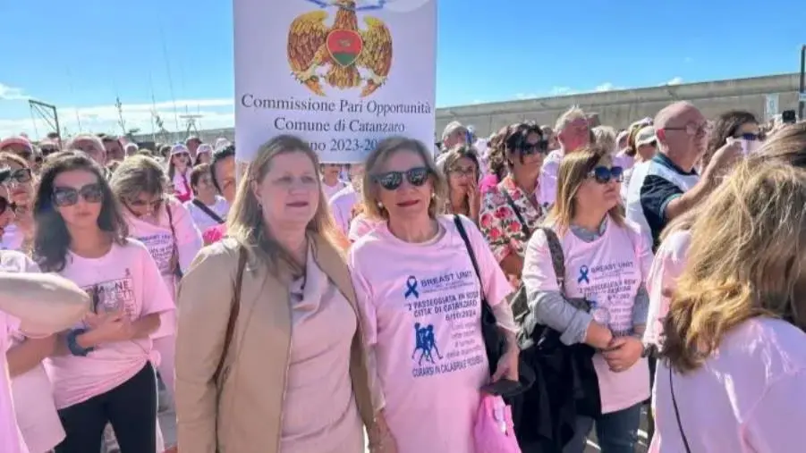 "Passeggiata in rosa" a Catanzaro: il plauso della presidente Loprete