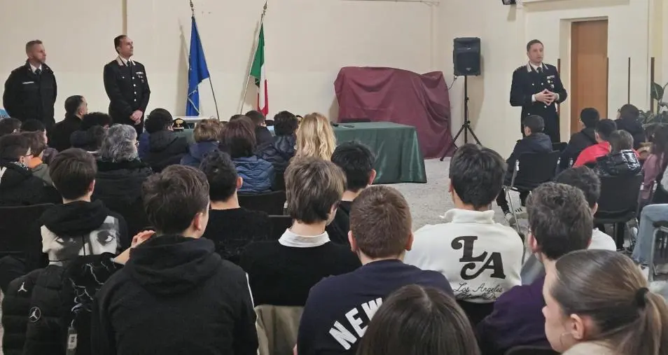 Soverato, carabinieri e scuole insieme per l'educazione alla "Cultura della Legalità"