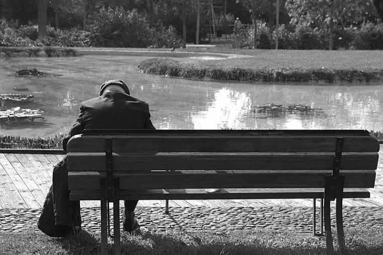 images La solitudine degli anziani: riflessione di Calogero Centofanti