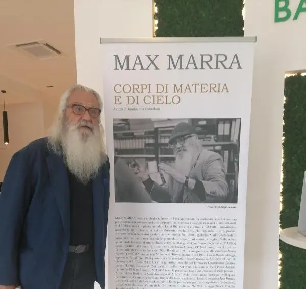 images Fondazione Banca di Montepaone, ancora qualche giorno per visitare la mostra “Max Marra. Corpi di Materia e di cielo" 