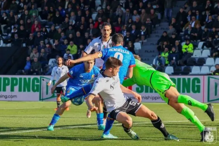 images Serie BKT, Catanzaro e Ascoli in campo alle 16.15: le probabili formazioni