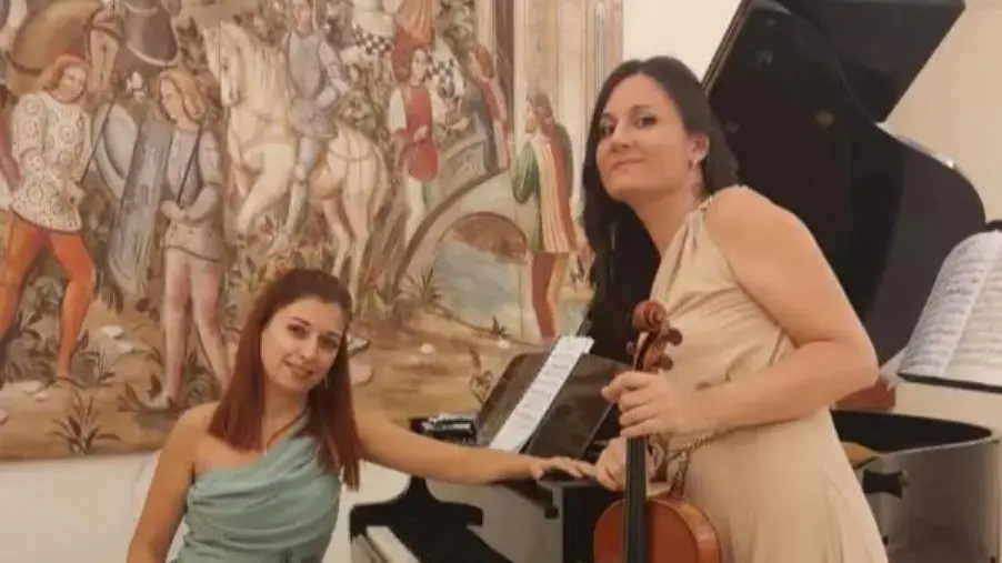 Ama Calabria, concerto del Duo Zohar all'Auditorium Santa Chiara di Tropea