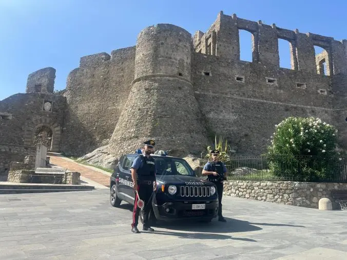 Squillace, atti persecutori a familiari: applicati arresti domiciliari con braccialetto elettronico
