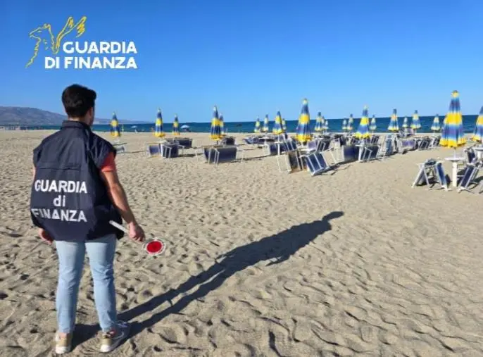 Occupazione abusiva di suolo: nel Cosentino lido sequestrato e 2 denunciati 