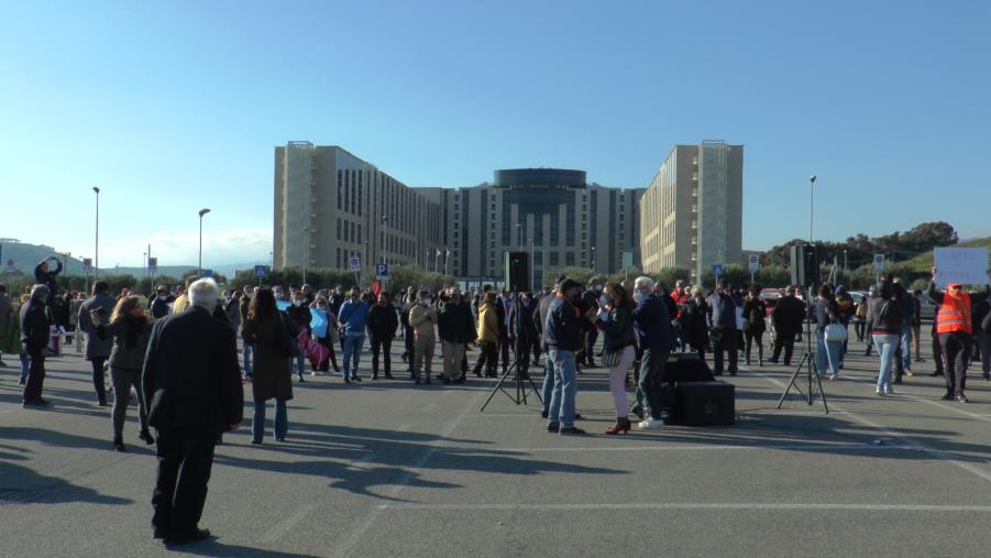 images Flash mob degli attivisti con Tansi e De Magistris davanti alla Cittadella: 'Pronti a cambiare la Calabria'