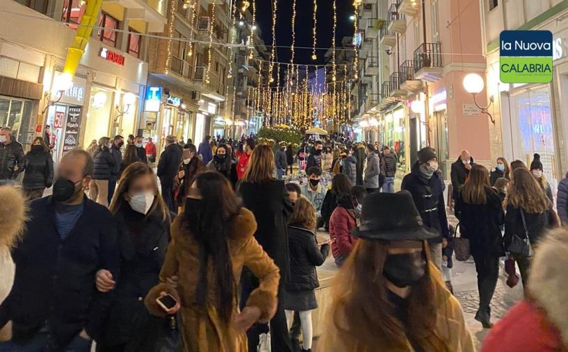 images La nuova stretta del governo, il calendario delle feste: in zona rossa a Natale e Capodanno 