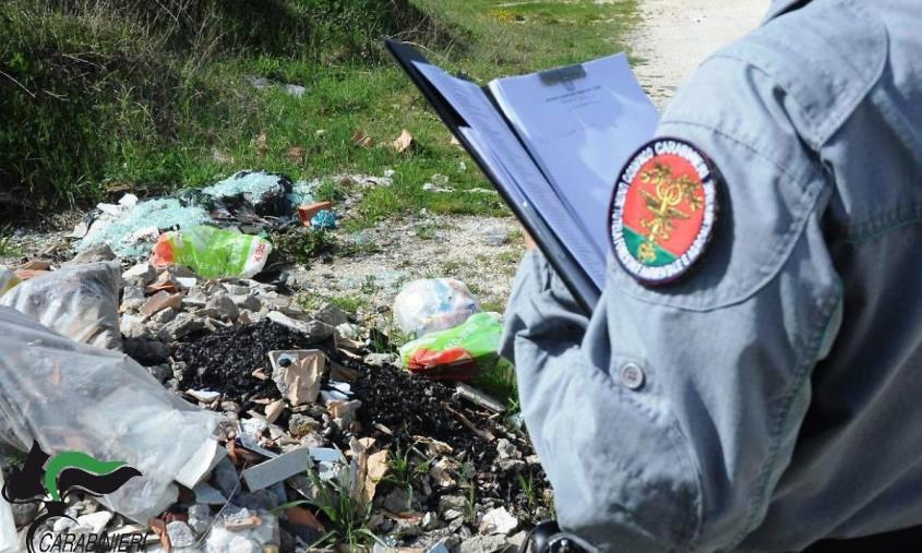 Rifiuti a Squillace Lido, la Procura convalida il sequestro e apre un'inchiesta per smaltimento illecito