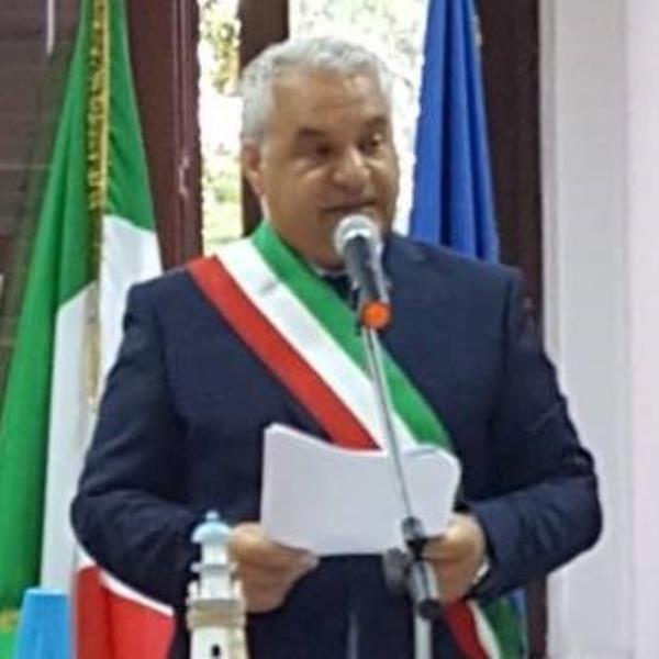 images Regionali. Il sindaco di Santa Caterina a De Magistris: "Autocandidatura arrogante lede la democrazia"