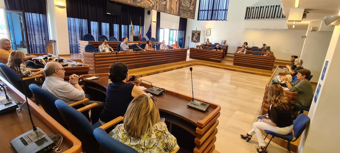 Abramo all'incontro con i dirigenti scolastici della provincia: "Task force  per realizzare l’adeguamento funzionale delle aule"