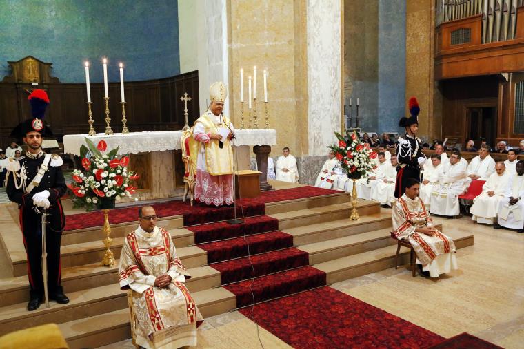 images Il vescovo Bertolone risponde ad una fedele della diocesi di Catanzaro-Squillace e traccia il bilancio della stagione del coronavirus