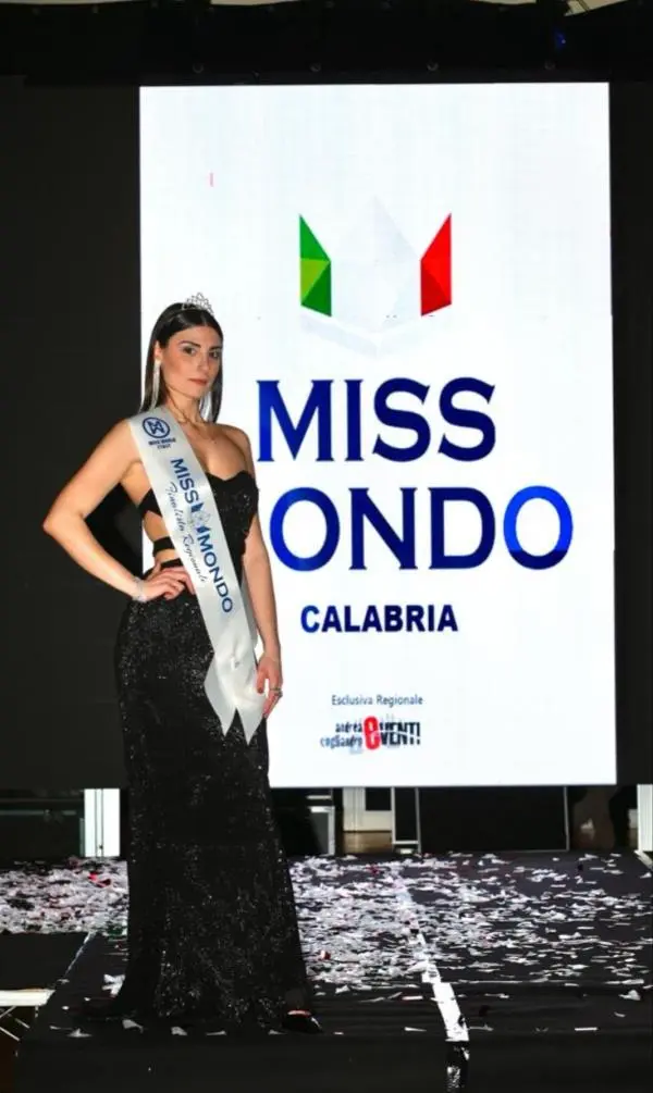 La Crotonese Siria Gigliarano vince la selezione ufficiale di Miss Mondo Calabria 