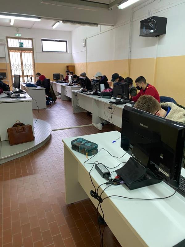 images Catanzaro, laboratori didattici conclusi all’Ipsia “G. Ferraris” e l’Arci Calabria è già pronta a sbarcare al “Maresca” e al “Petrucci” 