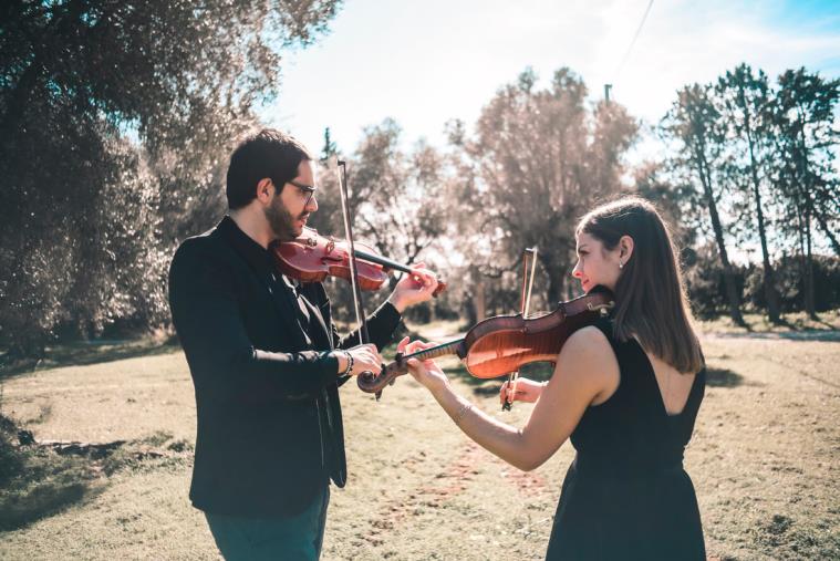 images Trebisacce. La sala Maher ospita il concerto del Duo di violini octocorde formato da Domenico Masiello e Eliana de Candia 