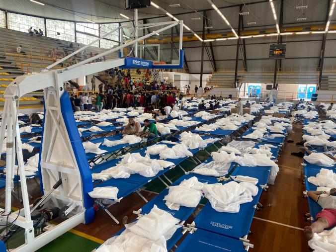 images Sbarco migranti a Catanzaro, l'Amministrazione comunale ringrazia i cittadini per gli aiuti forniti