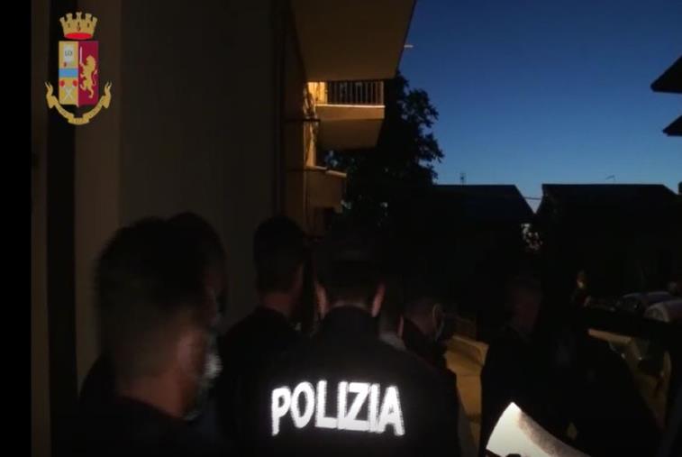 Operazione Freeland. Sgominato un locale di 'ndrangheta a Bolzano: venti arresti (VIDEO)