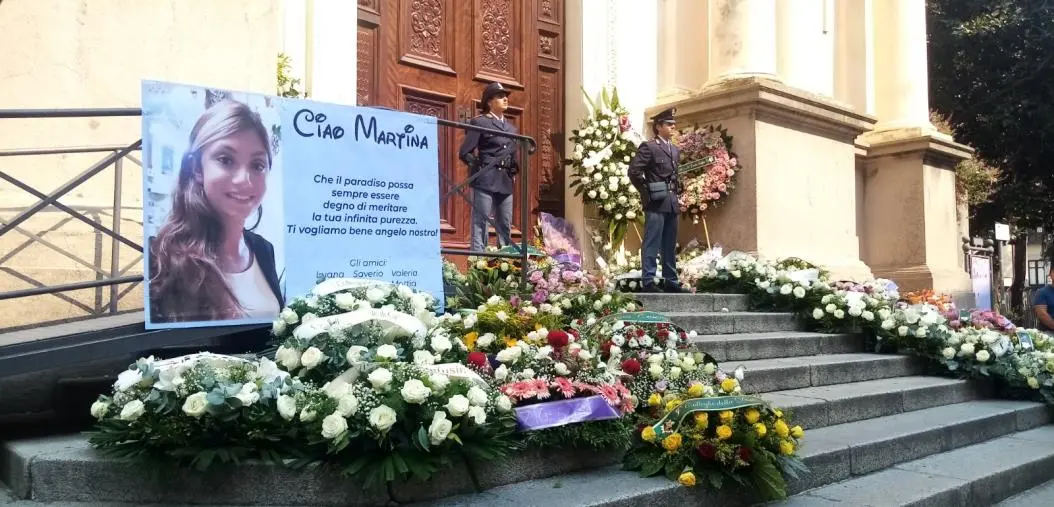 images A Catanzaro l'addio struggente a Martina Morelli, un angelo volato in cielo a 22 anni