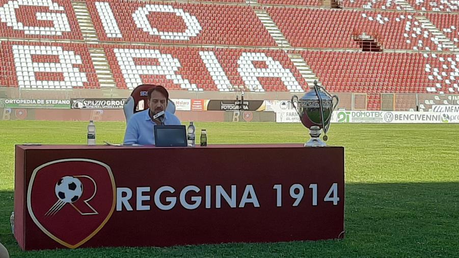 images Reggina, l’annuncio del presidente Gallo: "Menez è amaranto, contratto triennale" 