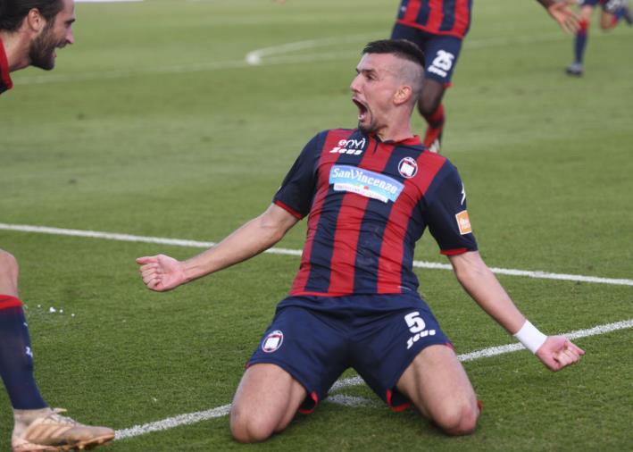 images Crotone, Golemic: “Che bello essere tornati ad allenarci insieme”