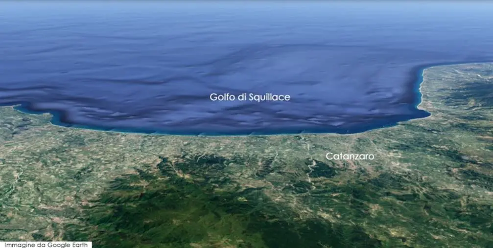 No del Comune alle pale eoliche nel Golfo di Squillace, Italia Nostra Catanzaro offre  collaborazione