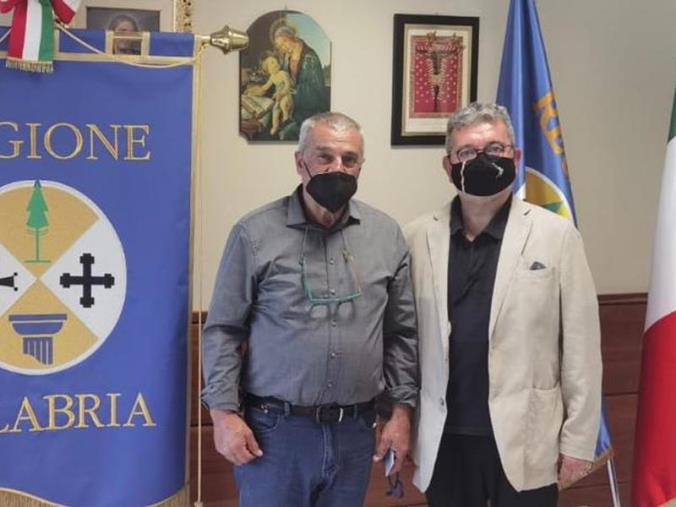 images Pipe Grenci, "orgoglio di Calabria". Il presidente Spirlì incontra l'artigiano di Brognaturo famoso nel mondo