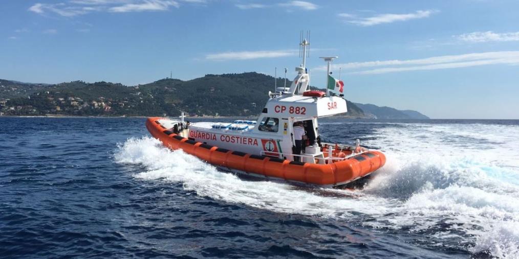images Crotone, 10 diportisti soccorsi in 3 giorni dalla Guardia Costiera 